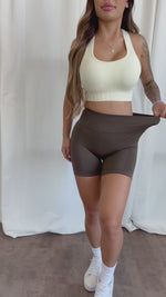 Alisa Seamless Shorts (Coffee)