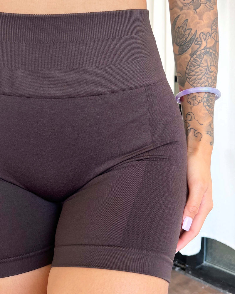 Alisa Seamless Shorts (Dark Chocolate)